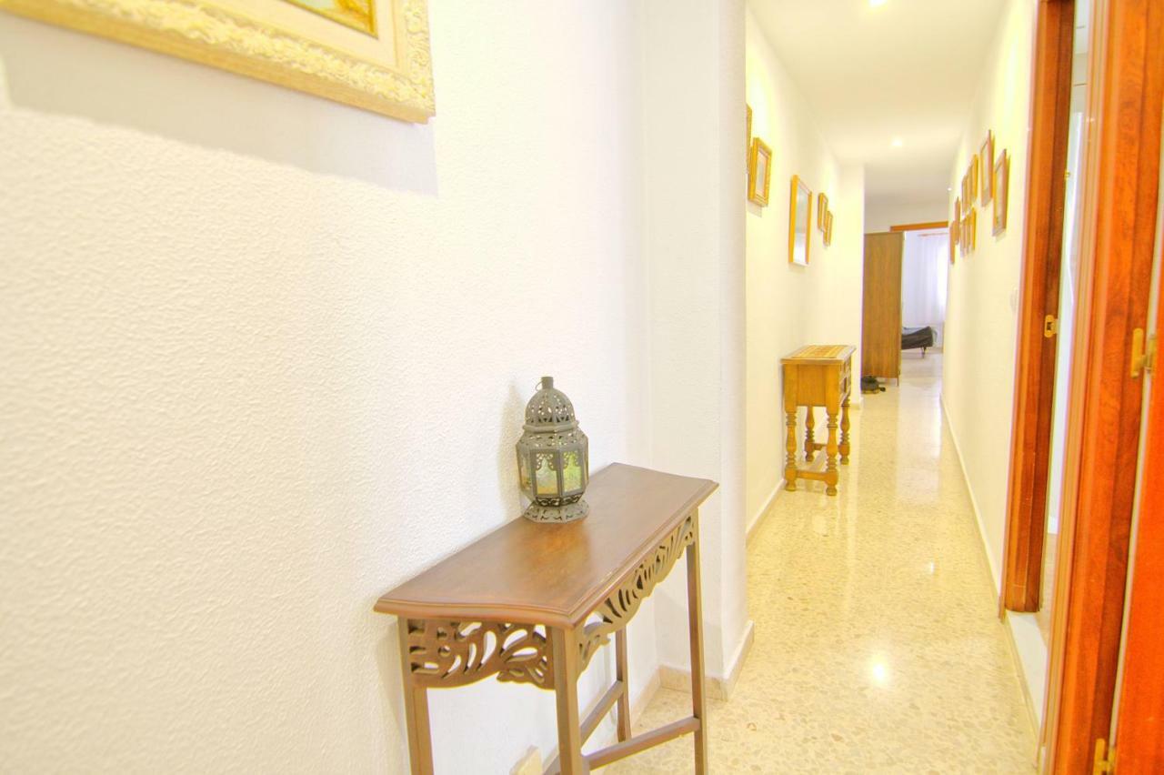 Low Cost Rooms Malaga River Bagian luar foto