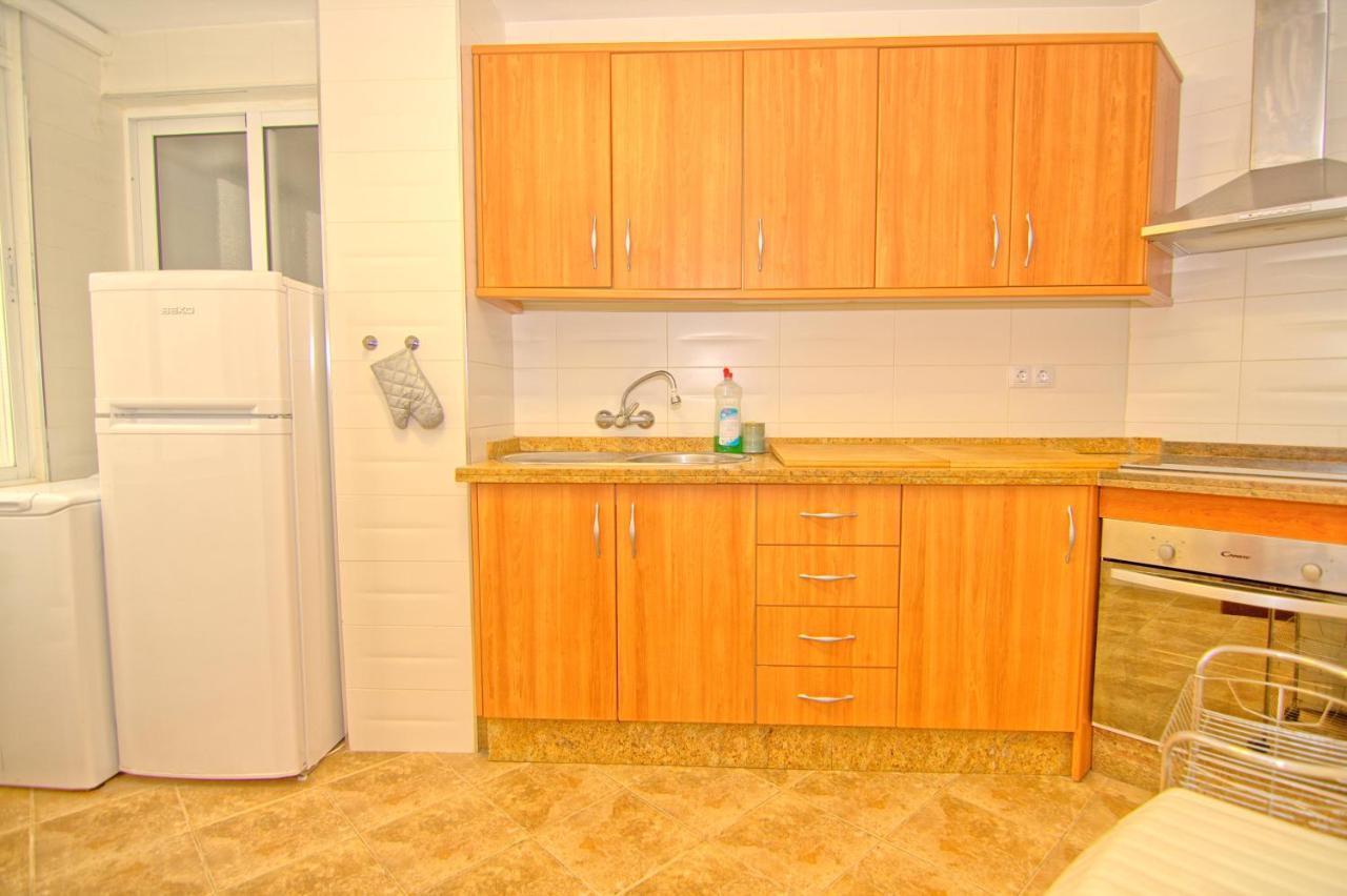 Low Cost Rooms Malaga River Bagian luar foto